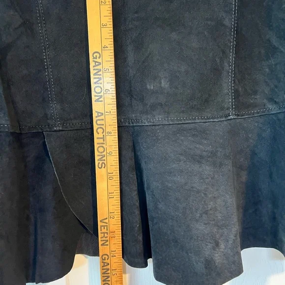 Black Suede Mini Skirt vintage - Picture 4 of 8